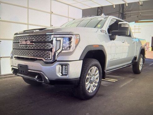 Used 2021 GMC Sierra 2500 Denali w/ Denali Ultimate Package image 3