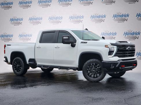 Used 2025 Chevrolet Silverado 2500 LT w/ Trail Boss Package image 2