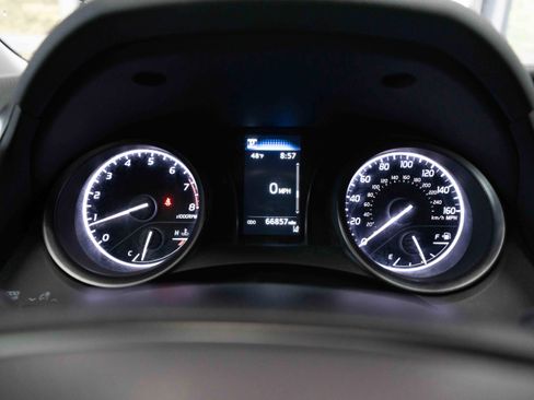 Used 2024 Toyota Camry SE image 16