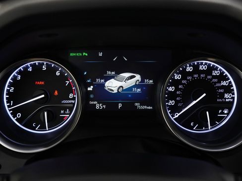 Used 2018 Toyota Camry XLE FWD image 23