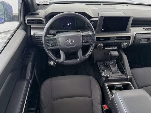 Used 2025 Toyota Tacoma SR5 AWD/4WD image 21