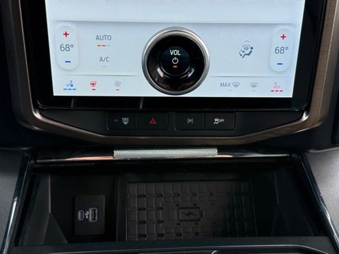 Used 2023 Ford F150 Lightning Lariat image 29