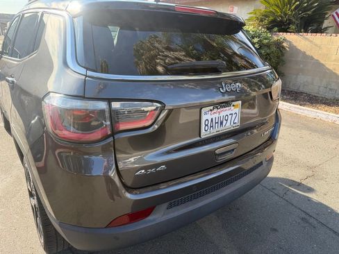 Used 2018 Jeep Compass Limited w/ Navigation Group AWD/4WD image 11