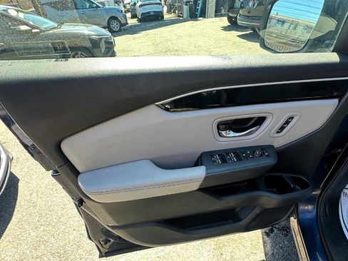 Used 2025 Honda Pilot Touring image 21