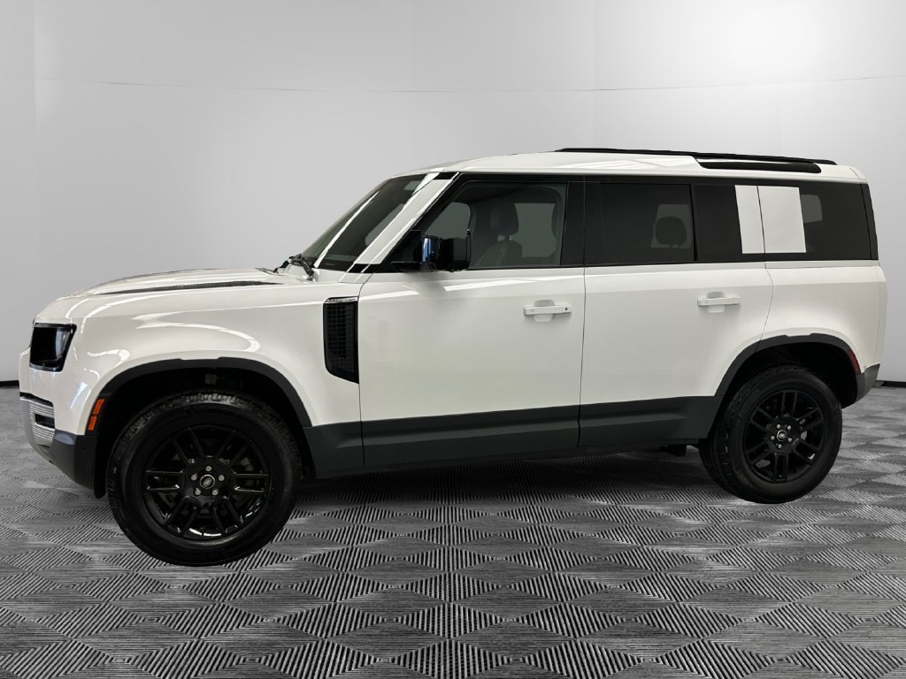 Used 2025 Land Rover Defender 110 S AWD/4WD image 2