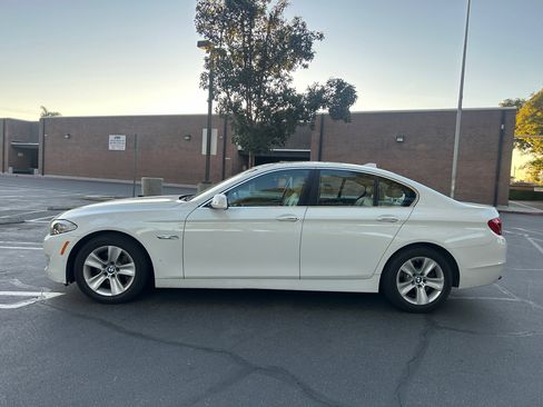 Used 2011 BMW 528i Sedan image 17