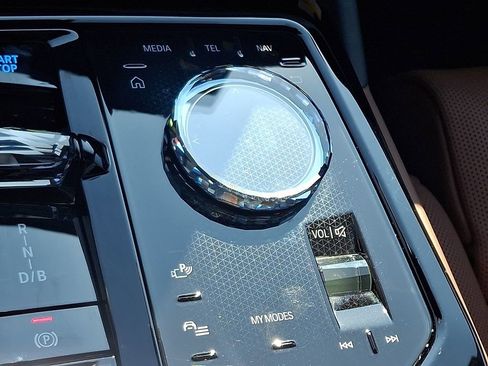 Certified 2026 BMW i5 eDrive40 w/ Executive Package image 25