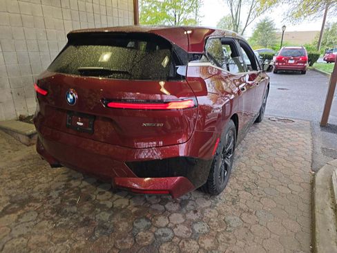 Used 2024 BMW iX xDrive50 w/ Sport Package AWD/4WD image 3