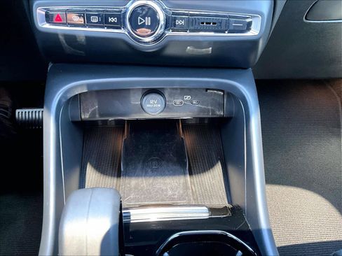 Used 2023 Volvo C40 P8 Recharge Plus AWD/4WD image 36