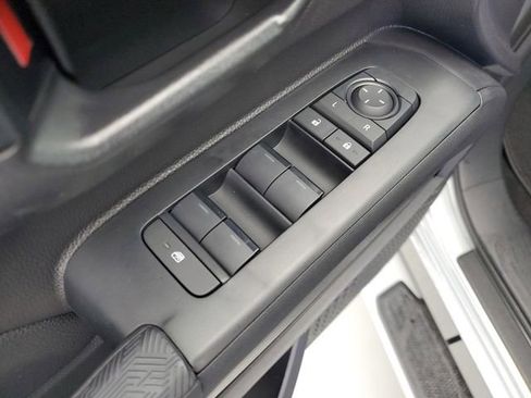 Used 2025 Toyota Tacoma SR5 image 21