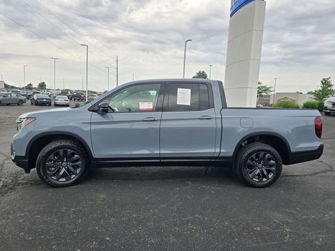 Used 2025 Honda Ridgeline Sport image 5