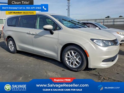 Used 2017 Chrysler Pacifica LX image 5