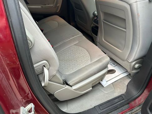 Used 2010 GMC Acadia SL image 11