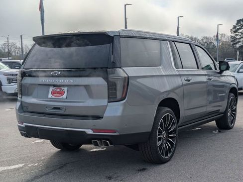 New 2026 Chevrolet Suburban High Country image 3