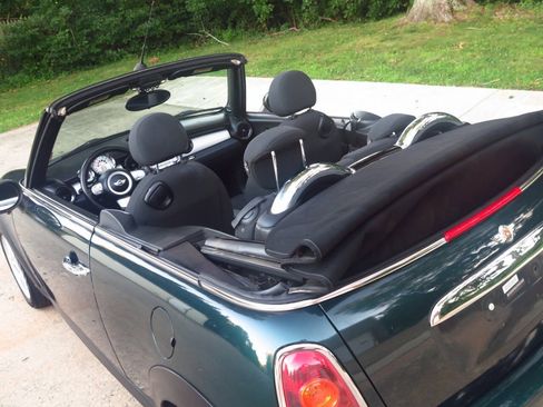 Used 2010 MINI Cooper Convertible FWD image 24