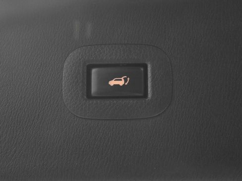 Used 2020 Nissan Armada SL w/ Premium Package image 28