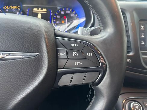 Used 2015 Chrysler 200 S image 25