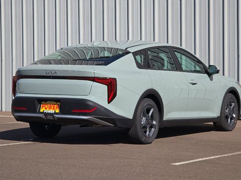 New 2026 Kia K4 LXS image 5