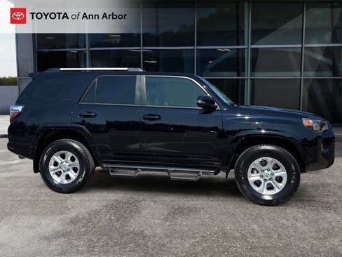Used 2023 Toyota 4Runner SR5 Premium w/ Moonroof Package AWD/4WD image 13