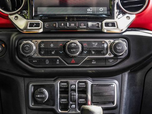 Used 2022 Jeep Gladiator Rubicon w/ LED Lighting Group AWD/4WD image 62