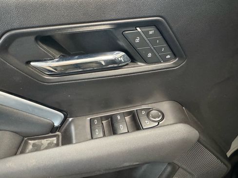 Used 2023 Chevrolet Colorado Z71 w/ Z71 Convenience Package 2 image 17