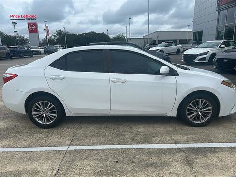 Used 2015 Toyota Corolla LE FWD image 5