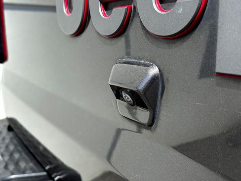 Used 2020 Jeep Gladiator Rubicon w/ Uconnect 4C Nav & Sound Group AWD/4WD image 5