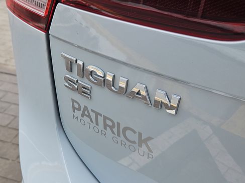 Used 2019 Volkswagen Tiguan SE w/ Panoramic Sunroof Package image 5