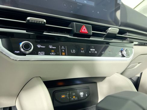 Certified 2026 Kia Sportage SX image 25