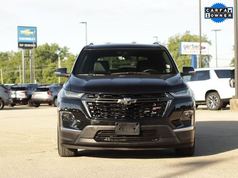 Used 2023 Chevrolet Traverse RS FWD image 2
