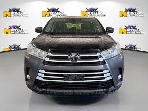 Used 2019 Toyota Highlander LE AWD/4WD image 2