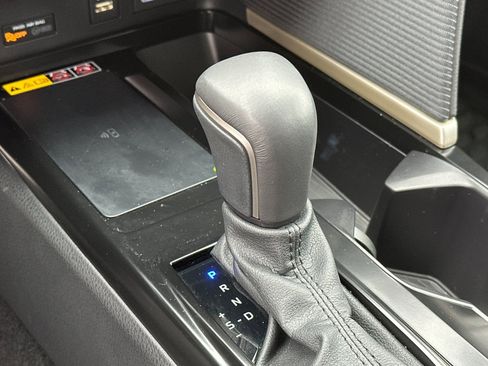 Used 2025 Toyota Camry SE image 22