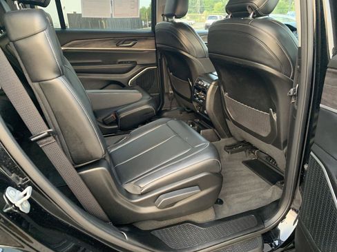 Used 2021 Jeep Grand Cherokee L Limited image 13