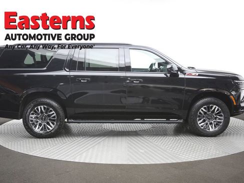 Used 2025 Chevrolet Suburban Z71 AWD/4WD image 48