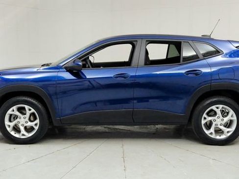 Certified 2024 Chevrolet Trax LS w/ LS Convenience Package image 2