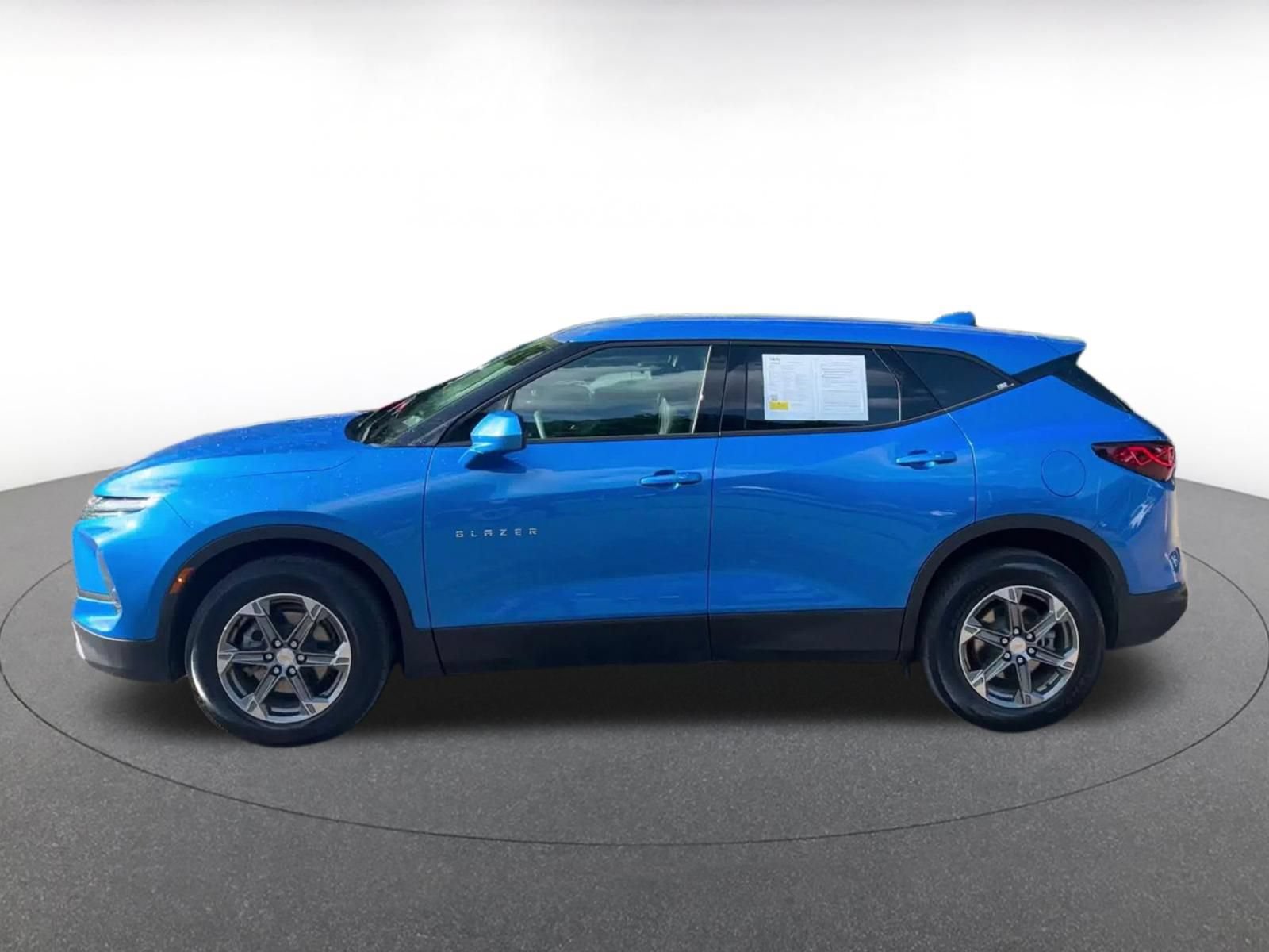 Used 2025 Chevrolet Blazer LT FWD image 8