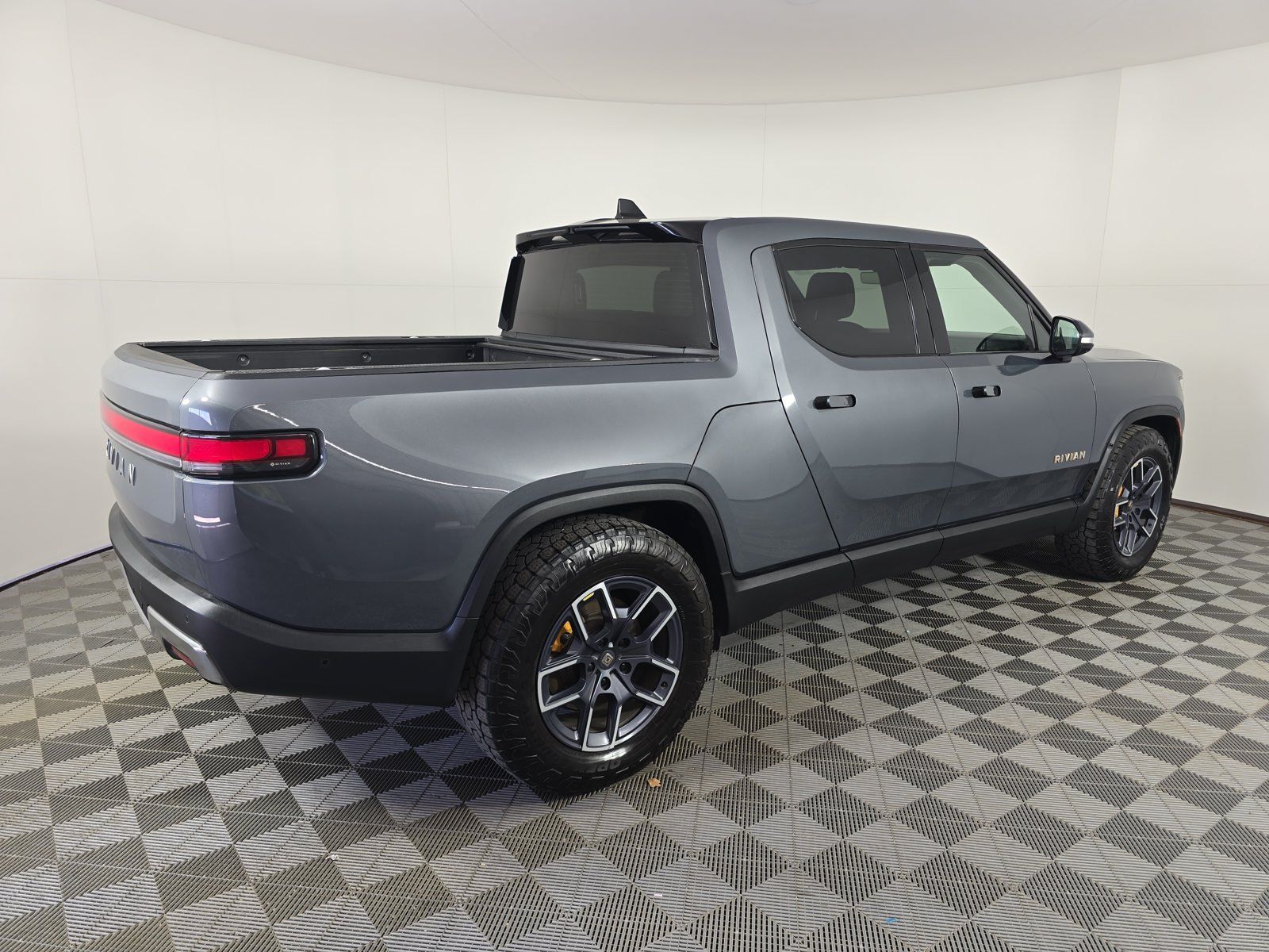 Used 2022 Rivian R1T Launch Edition AWD/4WD image 5