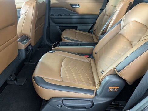 Used 2022 Nissan Pathfinder Platinum w/ Cargo Package image 29