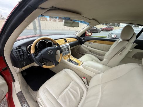 Used 2004 Lexus SC 430 Convertible image 7
