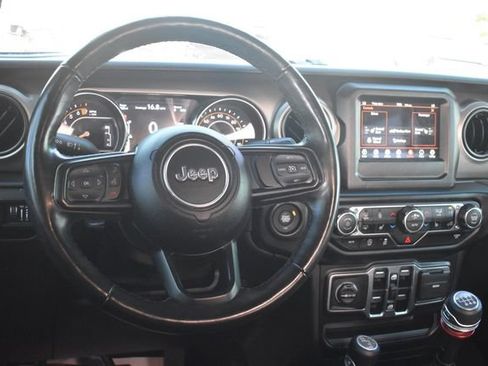 Used 2021 Jeep Gladiator Sport AWD/4WD image 17