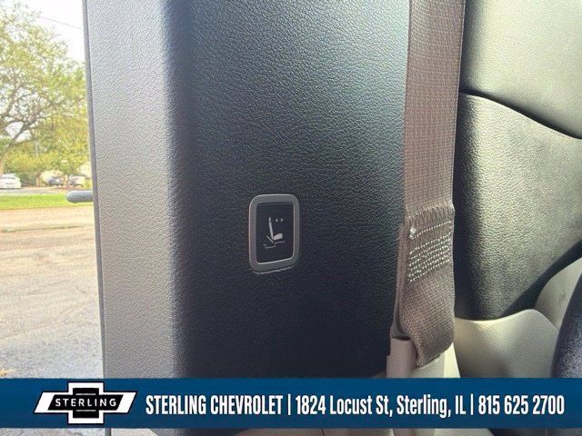 Used 2024 Chrysler Pacifica Touring-L FWD image 30