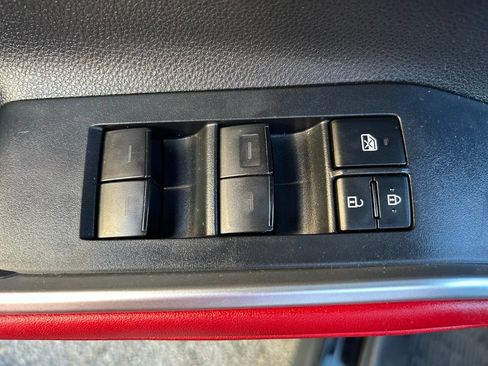 Certified 2024 Toyota Highlander XSE FWD image 19