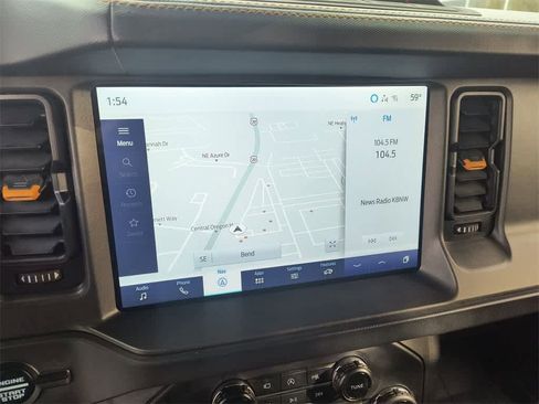 Used 2024 Ford Bronco Badlands image 18