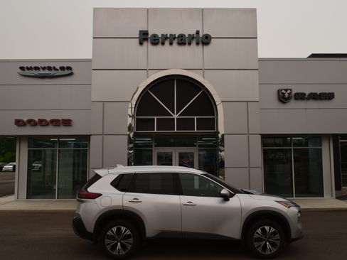 Used 2021 Nissan Rogue SV w/ Premium Package AWD/4WD image 1