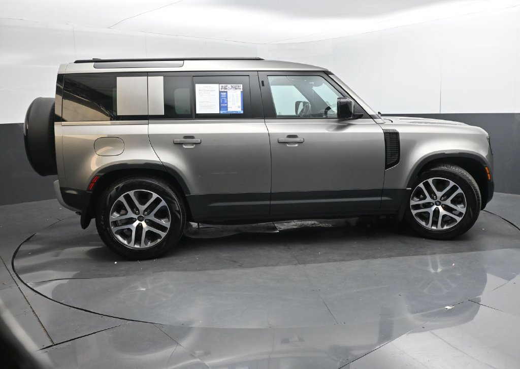 Used 2025 Land Rover Defender 110 S AWD/4WD image 32