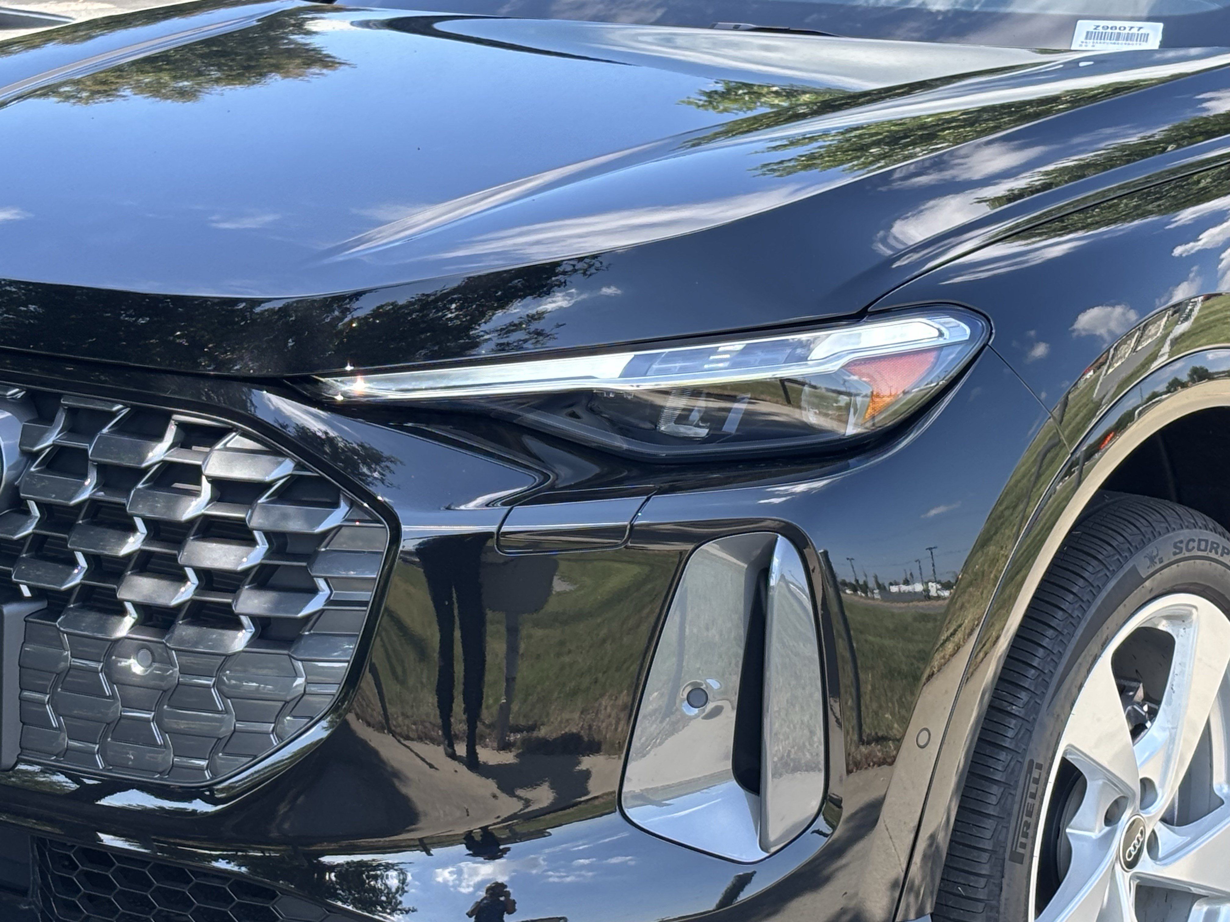 Certified 2025 Audi Q5 Premium AWD/4WD image 6