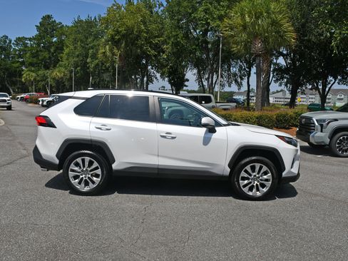 Used 2025 Toyota RAV4 XLE Premium FWD image 5