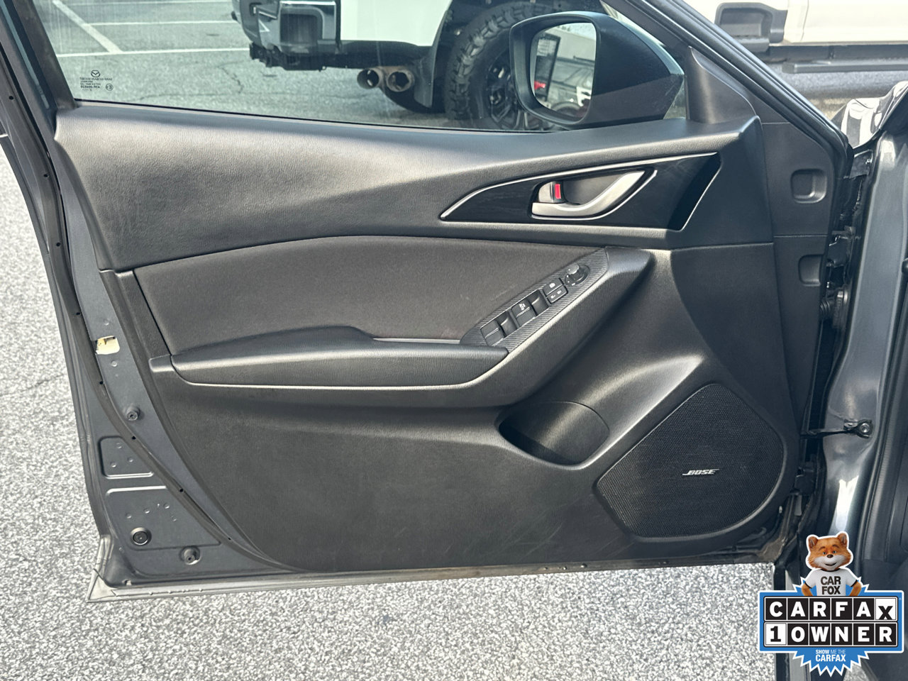 Used 2015 MAZDA MAZDA3 i Touring w/ Technology Package FWD image 10