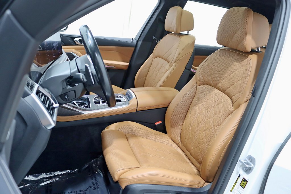 Used 2024 BMW X7 xDrive40i w/ M Sport Package AWD/4WD image 28