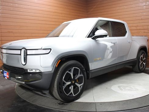 Used 2023 Rivian R1T Adventure image 7